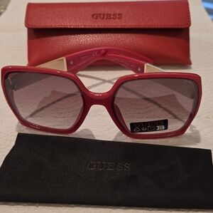 GUESS GO00031 66F Square Logo Plastic Sunglasses